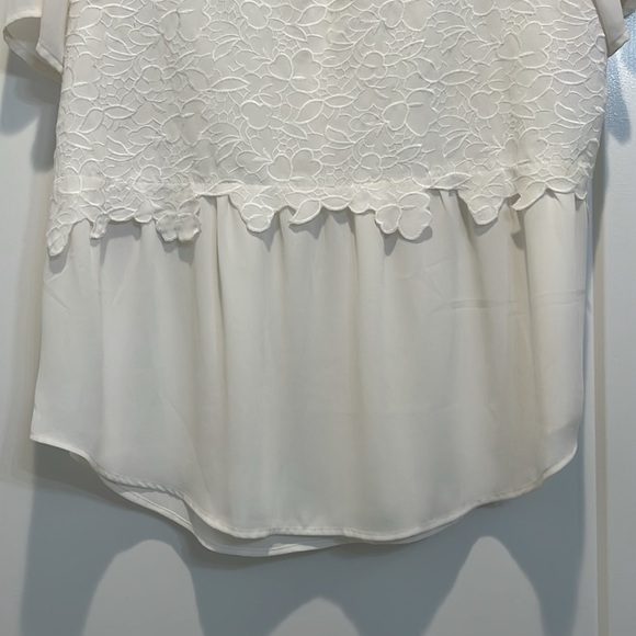 Loft outlet cream colored embroidered floral blouse size large. - Picture 2 of 6